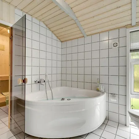 Holiday home In With Kitchen *