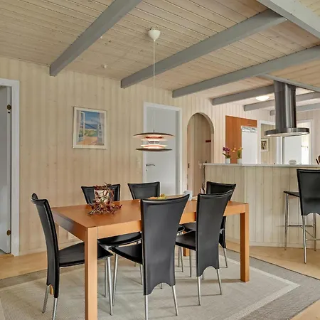 In With Kitchen