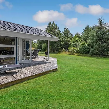 Holiday home In With Kitchen